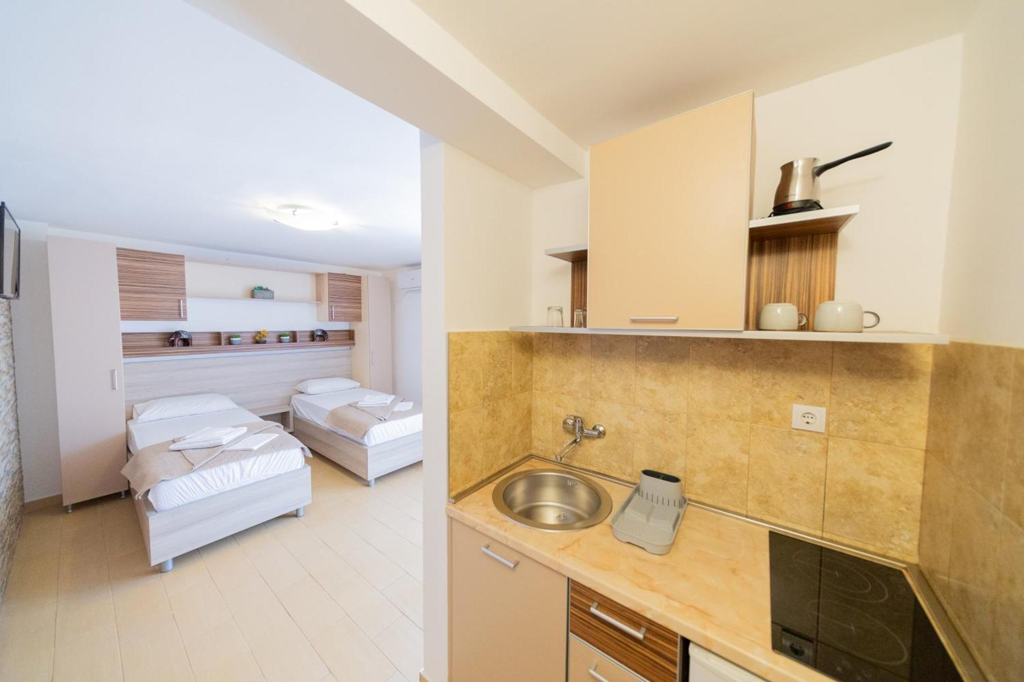 Azzuro Apartments Budua Esterno foto