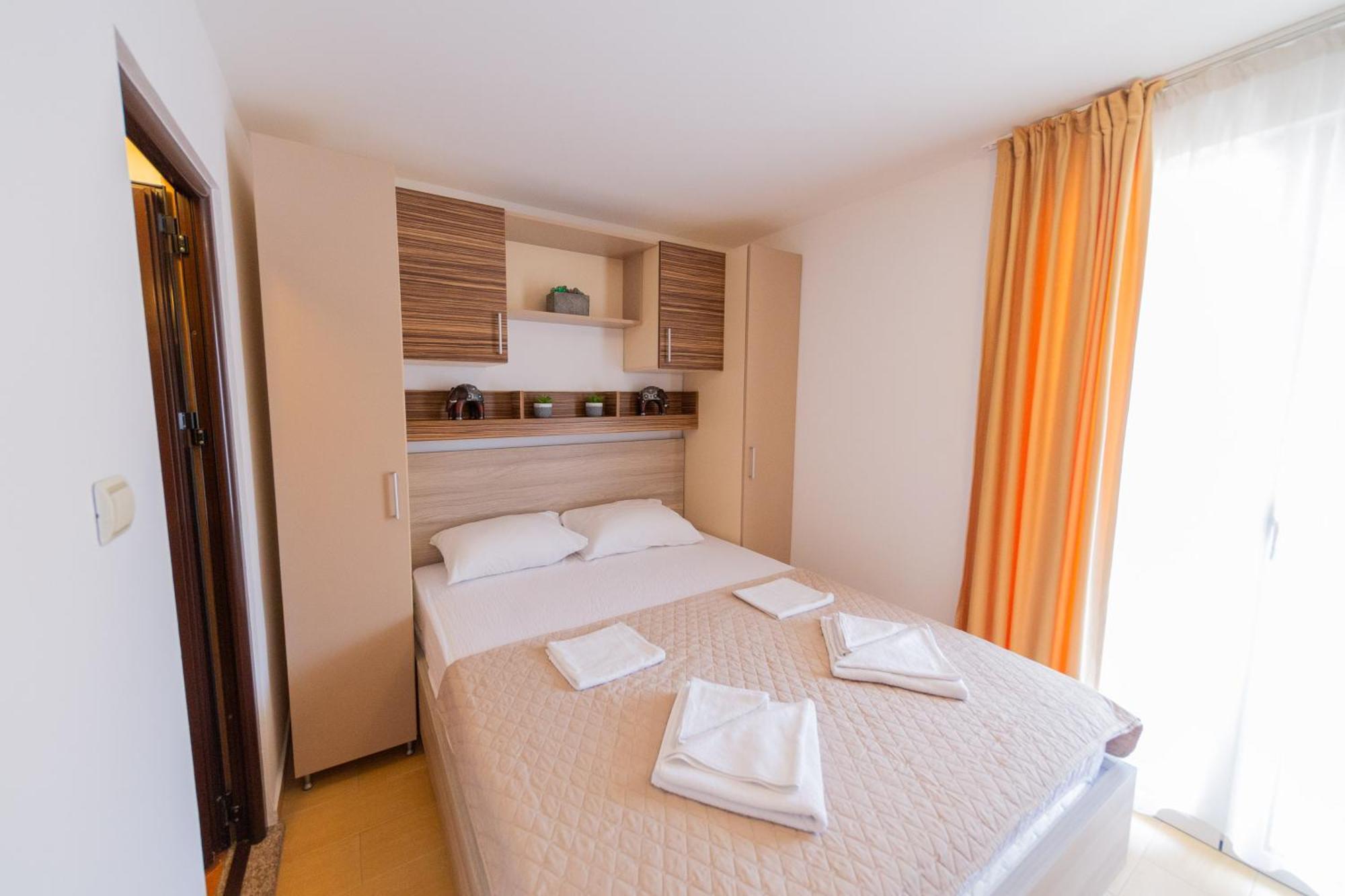 Azzuro Apartments Budua Esterno foto