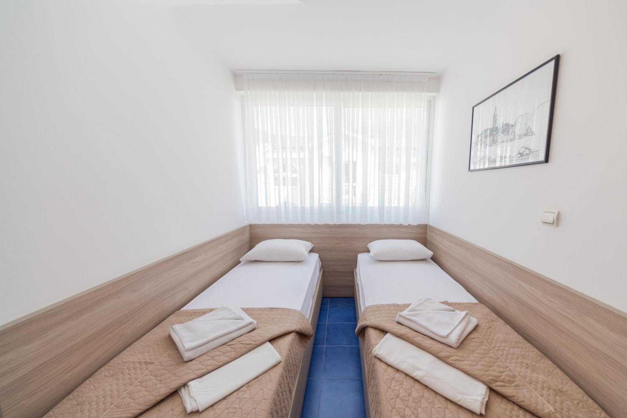 Azzuro Apartments Budua Esterno foto