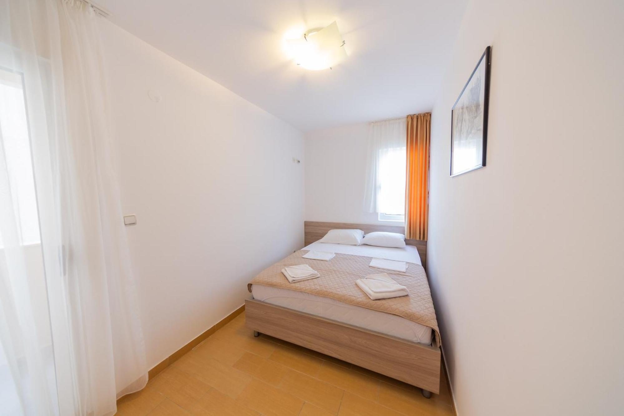 Azzuro Apartments Budua Esterno foto